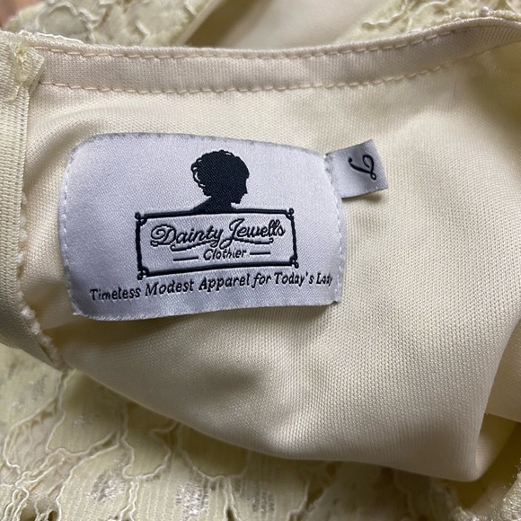 VNTG DAINTY JEWELLS CLOTHIER 80s LACE WEDDING DRESS/EASTER DRESS BUTTER YELLOW - Picture 12 of 16